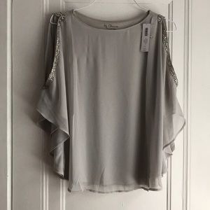 BEAUTIFUL grey Chico’s cold shoulder top, 1, NWT